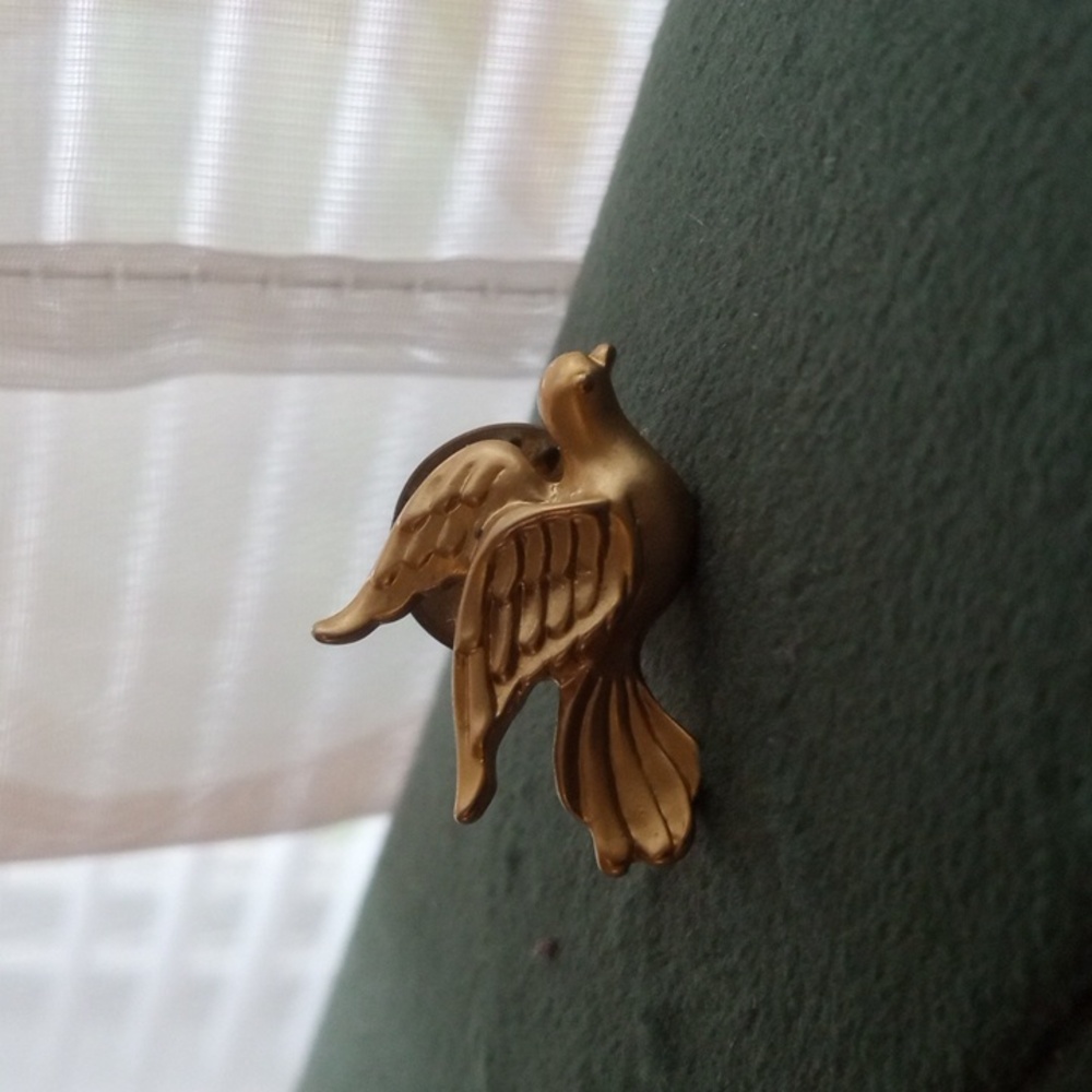 Antique Vintage Ballou Reg'd Gold Dove Lapel Pin